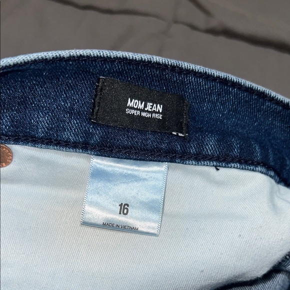 Express Super High Waisted Medium Wash jeans - Picture 6 of 6